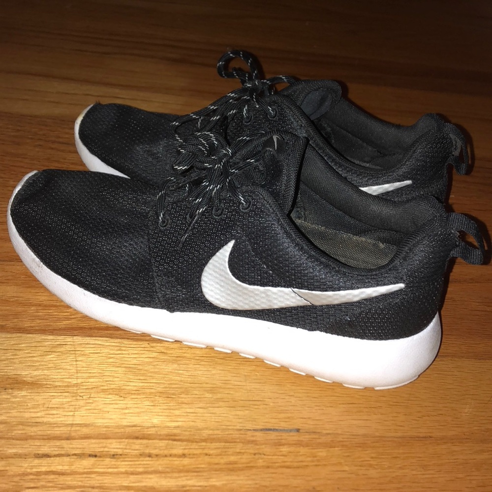 Nike Roshe Size 8